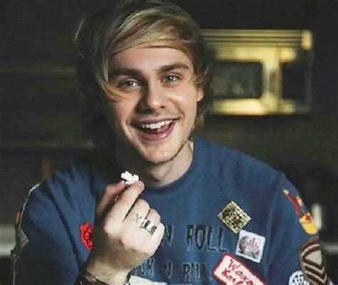 5sos net worth 2024|Michael Clifford Net Worth 2024.